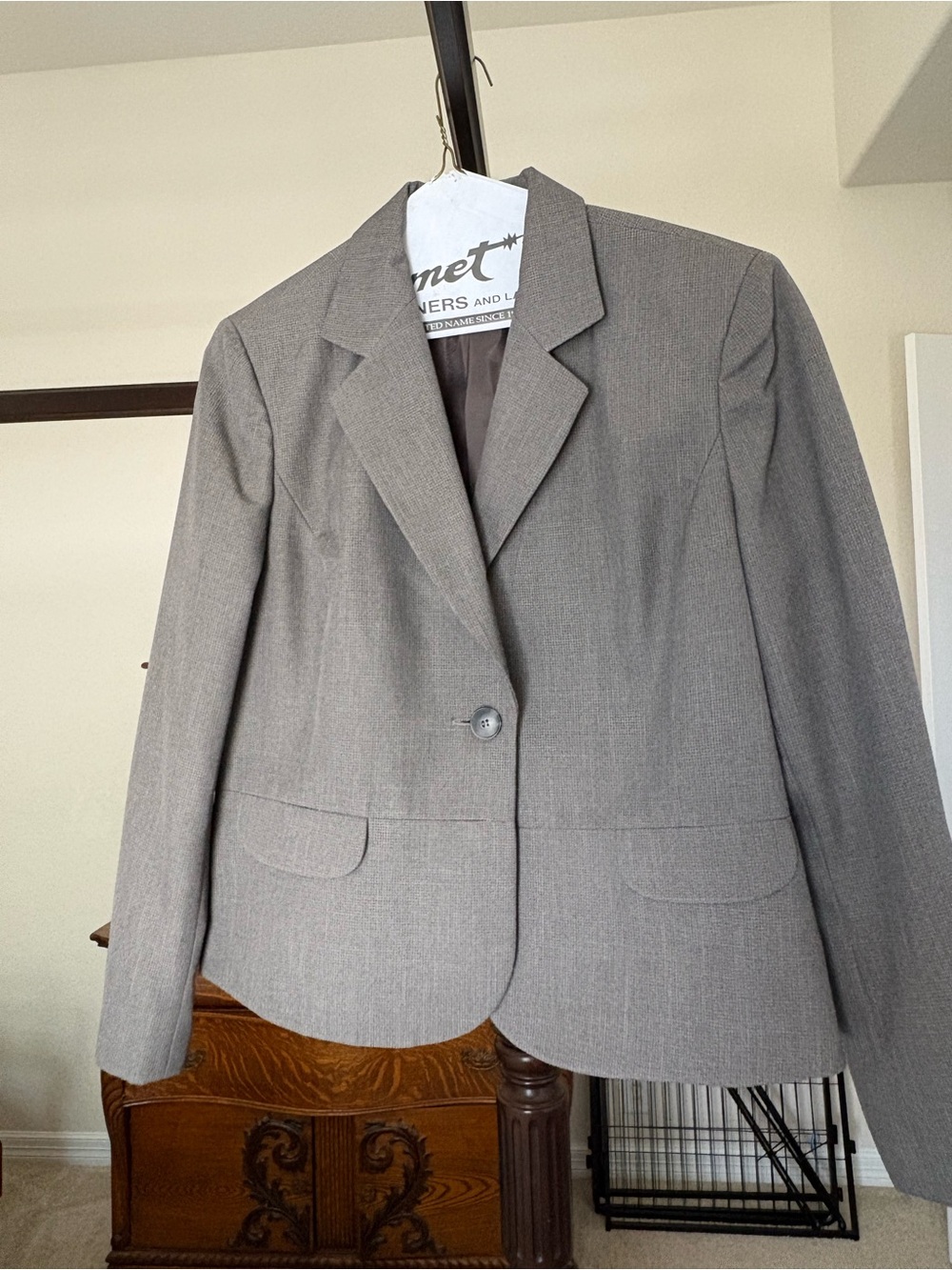 Le Suit Separates Women’s Size 16 warm Gray 2 Piece Pantsuit Blazer Trousers
